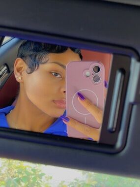 Meet your Posher, Kayla